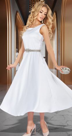 Нежное светлое платье