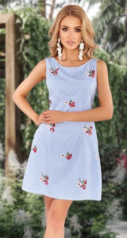 Лёгкое платье с вышивкой