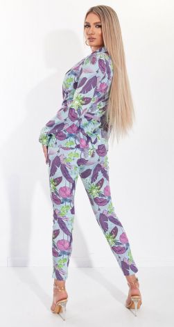 Костюми жіночі