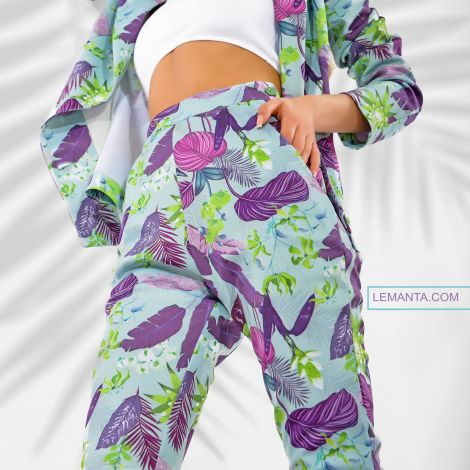 Костюми жіночі