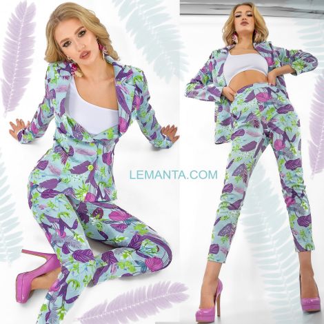 Костюми жіночі