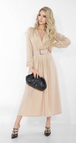 Бежевое платье в горошек