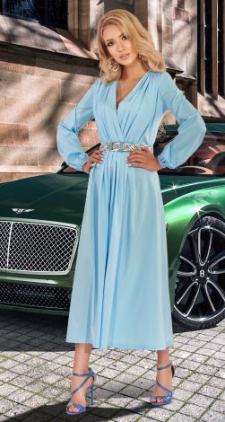 Небесно - голубое платье