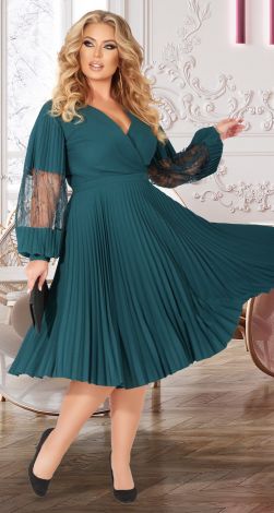Elegant plus size pleated dress