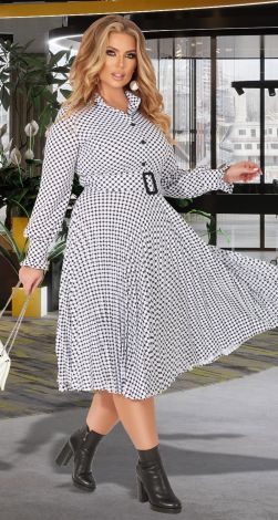 Beautiful plus size dress plisse  with pleated skirt and belt