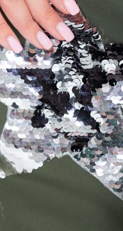 Костюмы женские