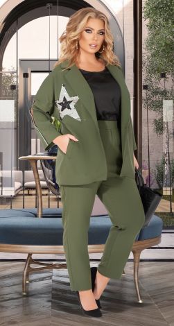 Костюмы женские