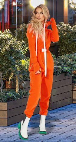 Костюми жіночі