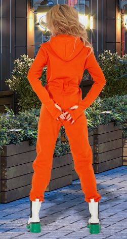 Костюми жіночі