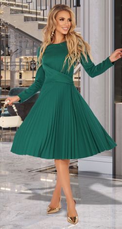 Стильное платье плиссе 