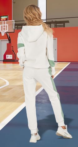 Костюми жіночі