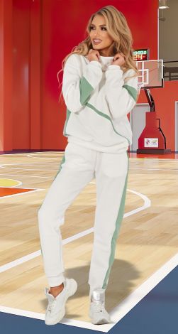 Костюми жіночі