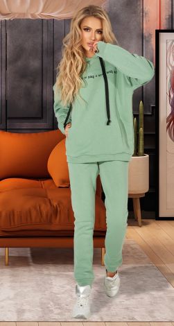 Костюми жіночі