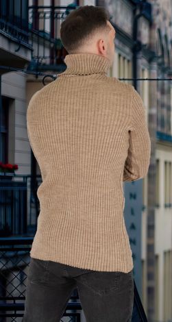 Модный и тёплый мужской гольф