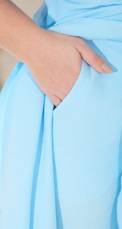 Костюмы женские