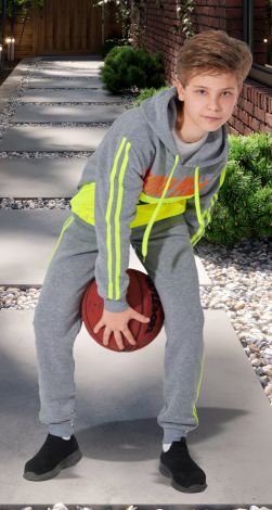 Спортивный костюм на мальчика