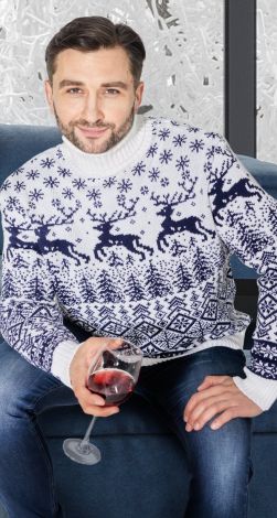 Свитер с оленями