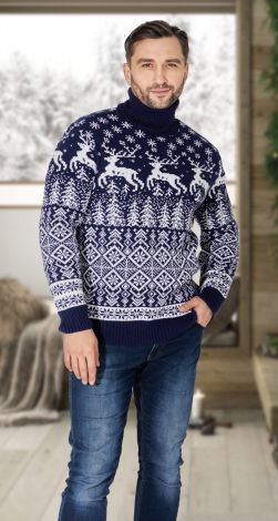 Свитер с оленями