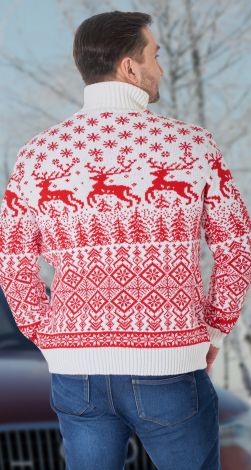 Свитер с оленями