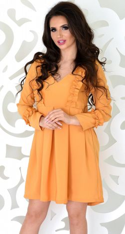 Платье с оборками