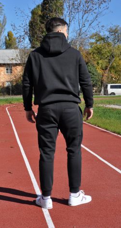 Мужские спортивные костюмы