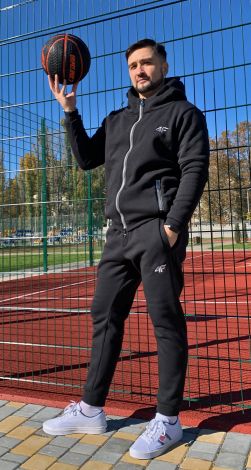 Мужские спортивные костюмы