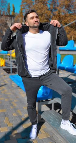 Мужские спортивные костюмы