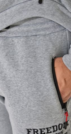 Мужские спортивные костюмы