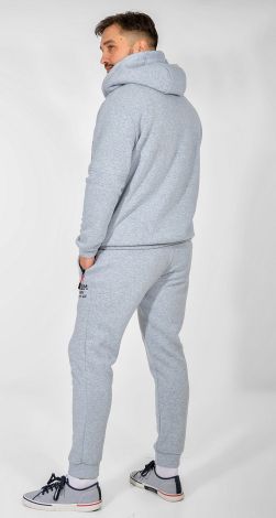 Мужские спортивные костюмы