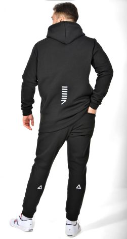 Мужские спортивные костюмы