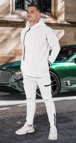Мужские спортивные костюмы
