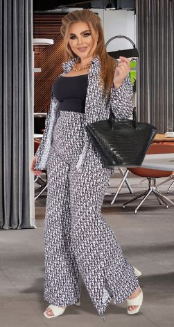 Костюми жіночі