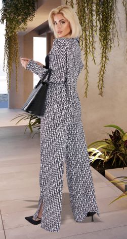 Костюми жіночі