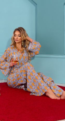 Костюми жіночі