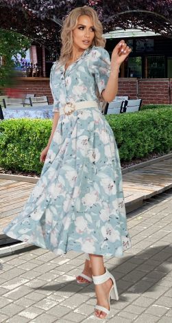 Костюмы женские