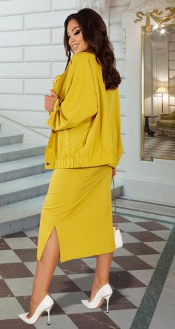 Костюми жіночі