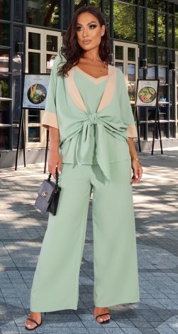 Костюми жіночі