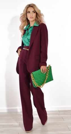 Класичний брючний костюм