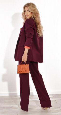 Костюми жіночі