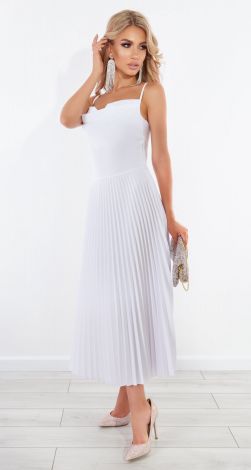 Нарядное белое платье плиссе