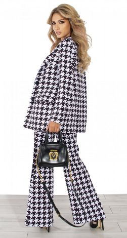 Костюми жіночі