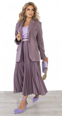 Класичний костюм із гарною спідницею пліссе