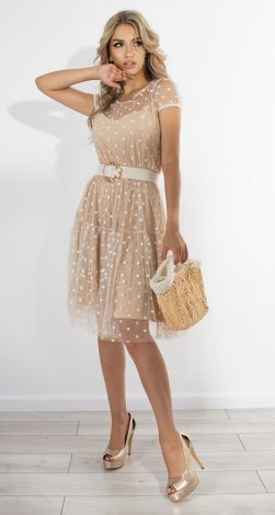 Нежное бежевое платье