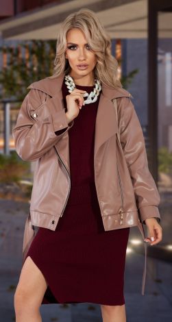 Жіночий верхній одяг