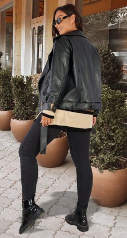 Жіночий верхній одяг