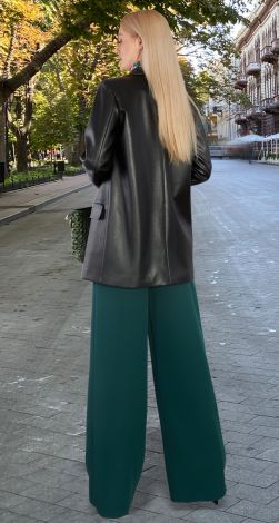 Жіночий верхній одяг