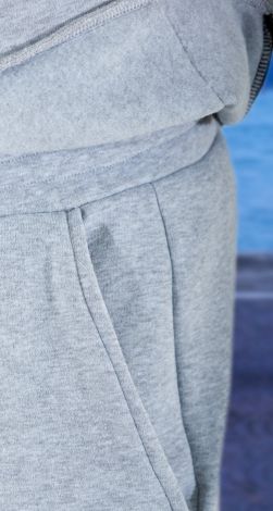 Красивый мужской костюм на флисе