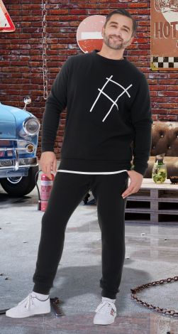 Красивый мужской костюм на флисе